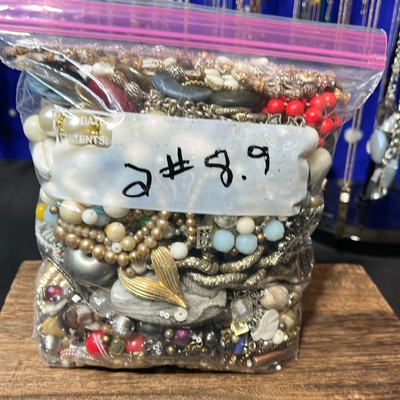 Jewelry - 2 lb. 8.9 oz. Craft Bag